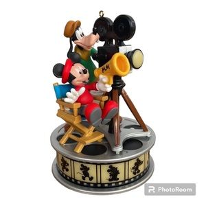 Hallmark Keepsake Disney 2014- Christmas Ornament Mickey & Goofy